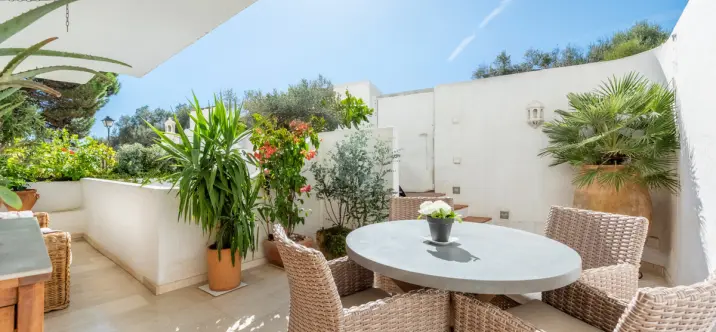 Sale of ground floor apartment in Río Real 2