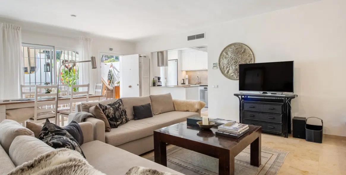 Sale of ground floor apartment in Río Real 4