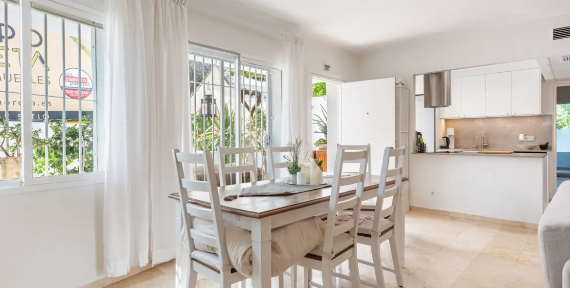 Sale of ground floor apartment in Río Real 5