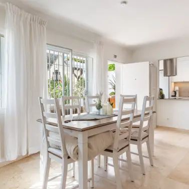 Sale of ground floor apartment in Río Real