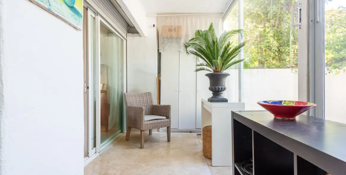 Sale of ground floor apartment in Río Real 8
