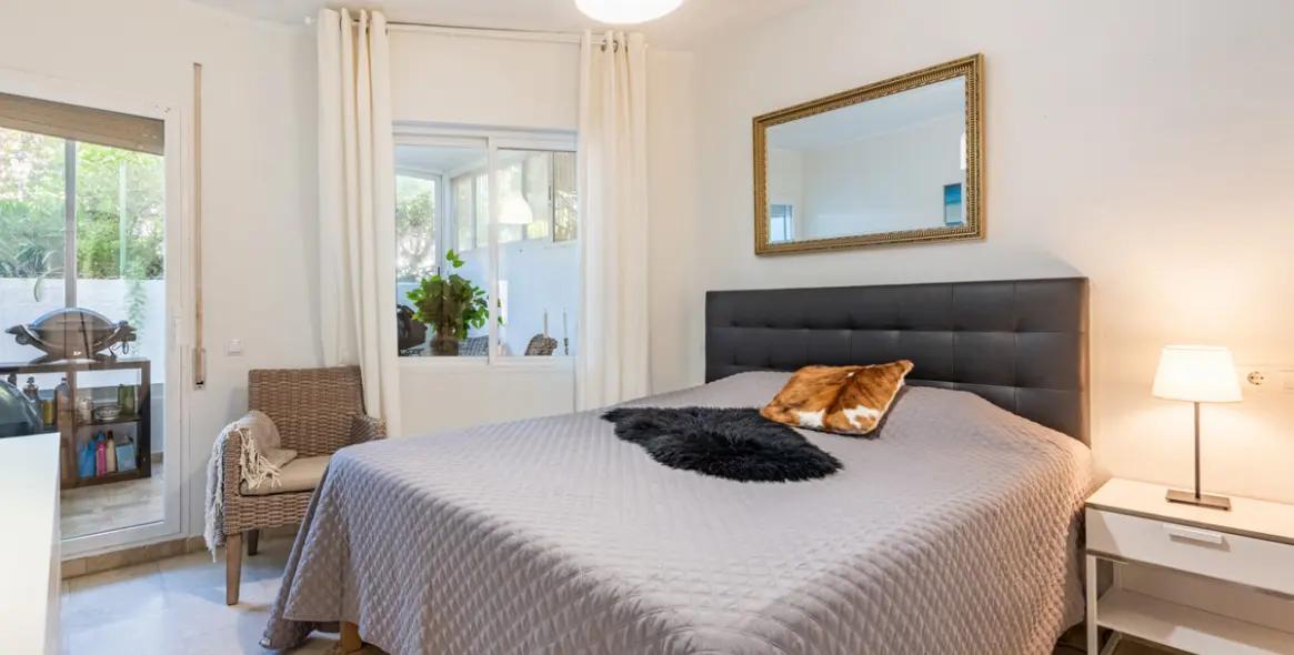 Sale of ground floor apartment in Río Real 11
