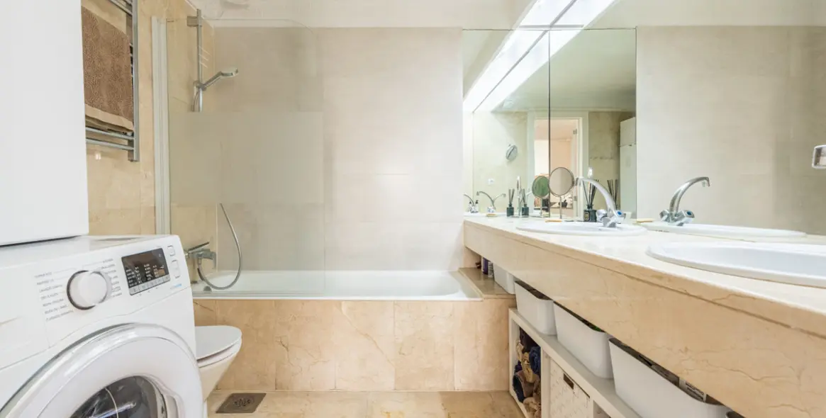 Sale of ground floor apartment in Río Real 18
