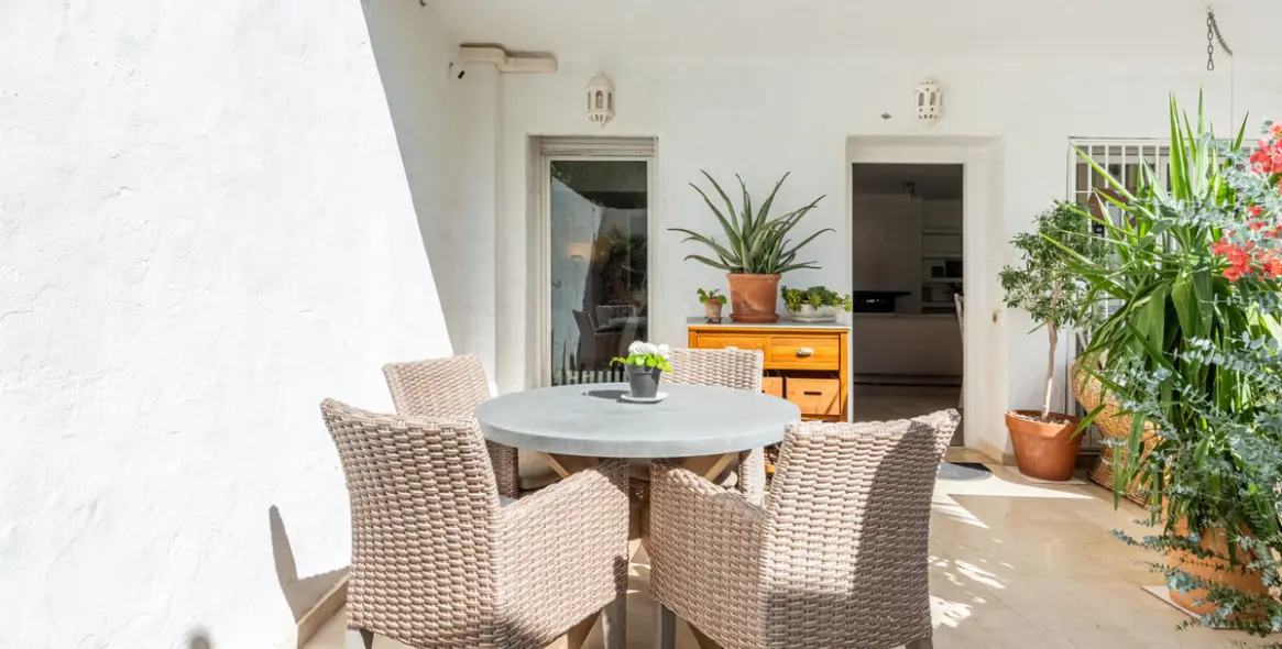 Sale of ground floor apartment in Río Real 19