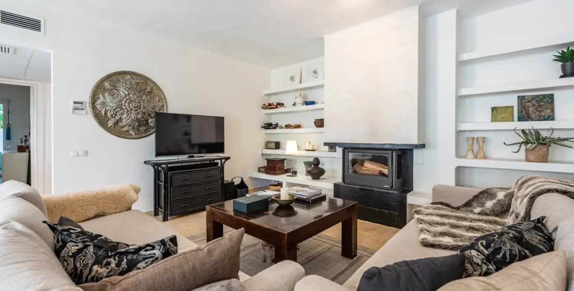 Sale of ground floor apartment in Río Real 20