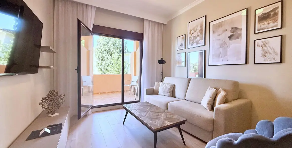 Продажа двухуровневого пентхауса в Benahavís 2