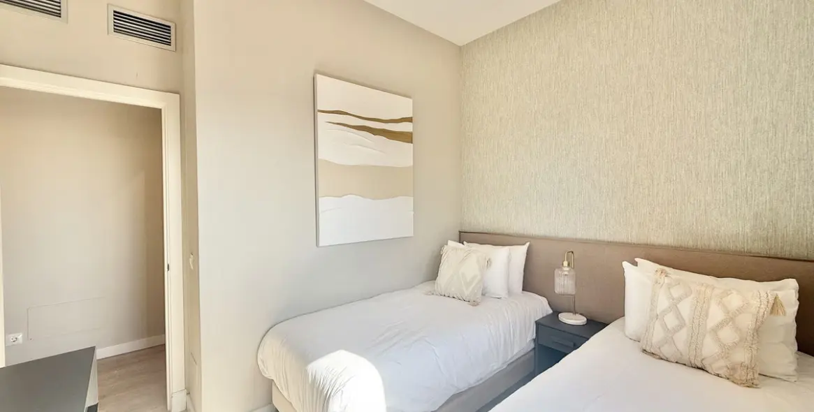 Продажа двухуровневого пентхауса в Benahavís 15