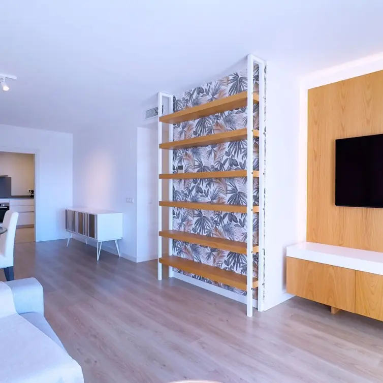 Venta de apartamento en planta media en La Campana