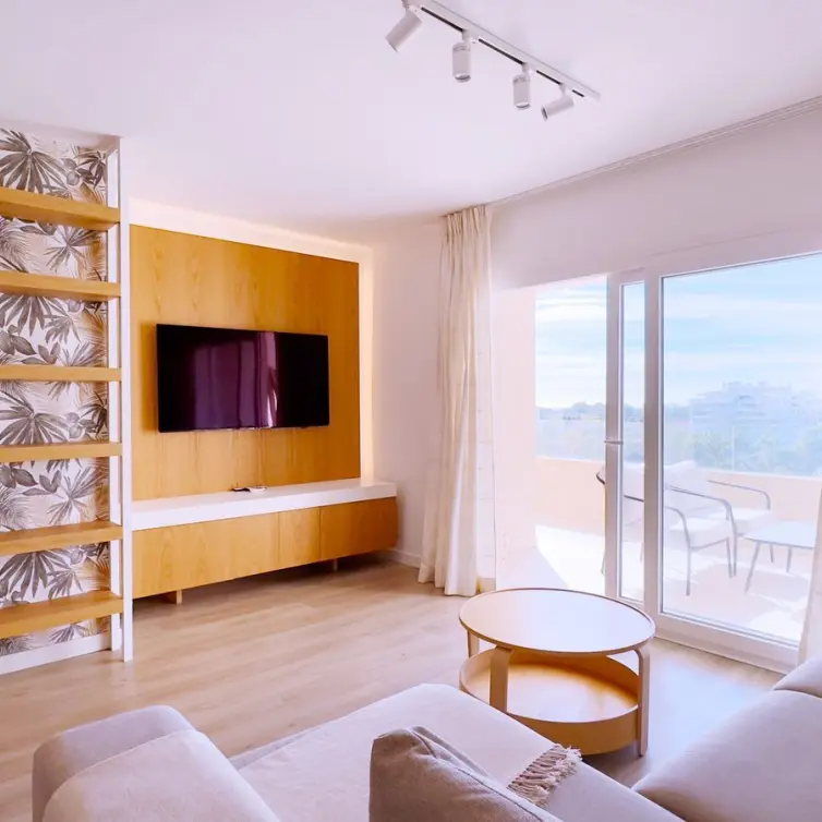 Venta de apartamento en planta media en La Campana