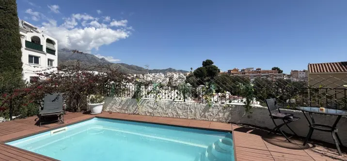 Долгосрочная аренда  отдельно стоящей виллы в Nerja 0