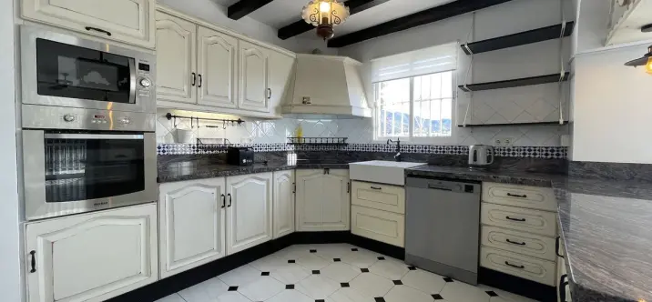 Долгосрочная аренда  отдельно стоящей виллы в Nerja 3