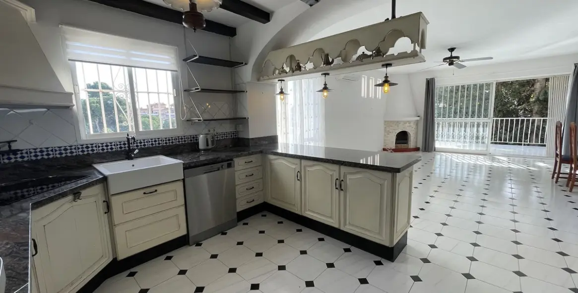 Долгосрочная аренда  отдельно стоящей виллы в Nerja 5