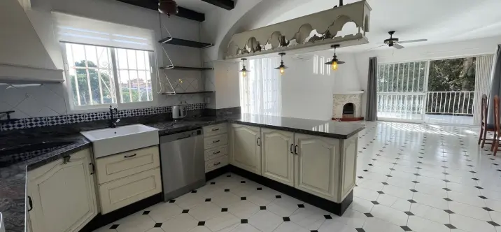 Долгосрочная аренда  отдельно стоящей виллы в Nerja 4