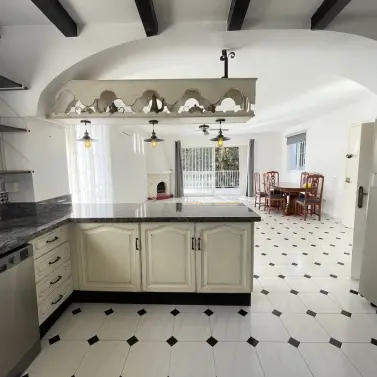 Долгосрочная аренда  отдельно стоящей виллы в Nerja