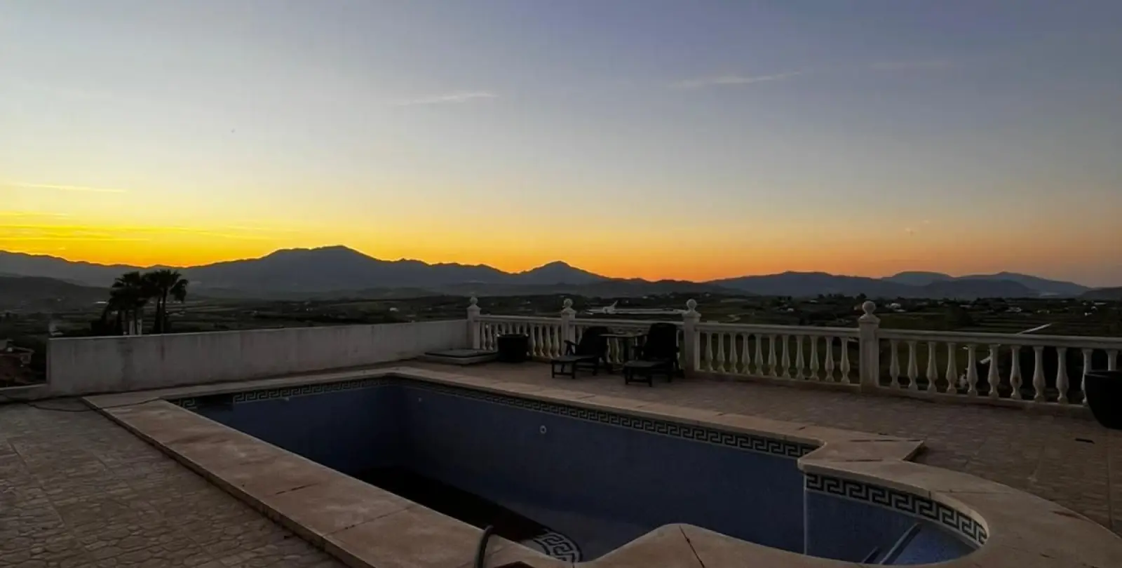 Venta de villa independiente en Coín 2