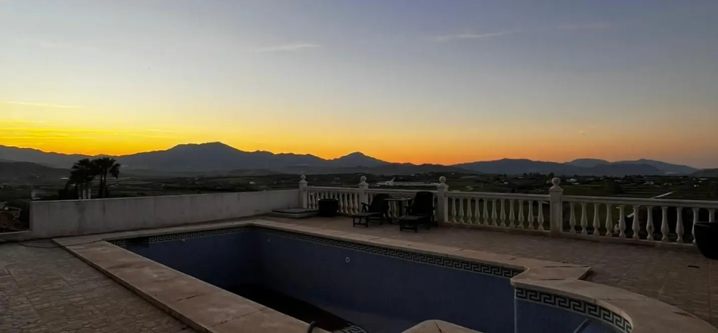 Venta de villa independiente en Coín 1