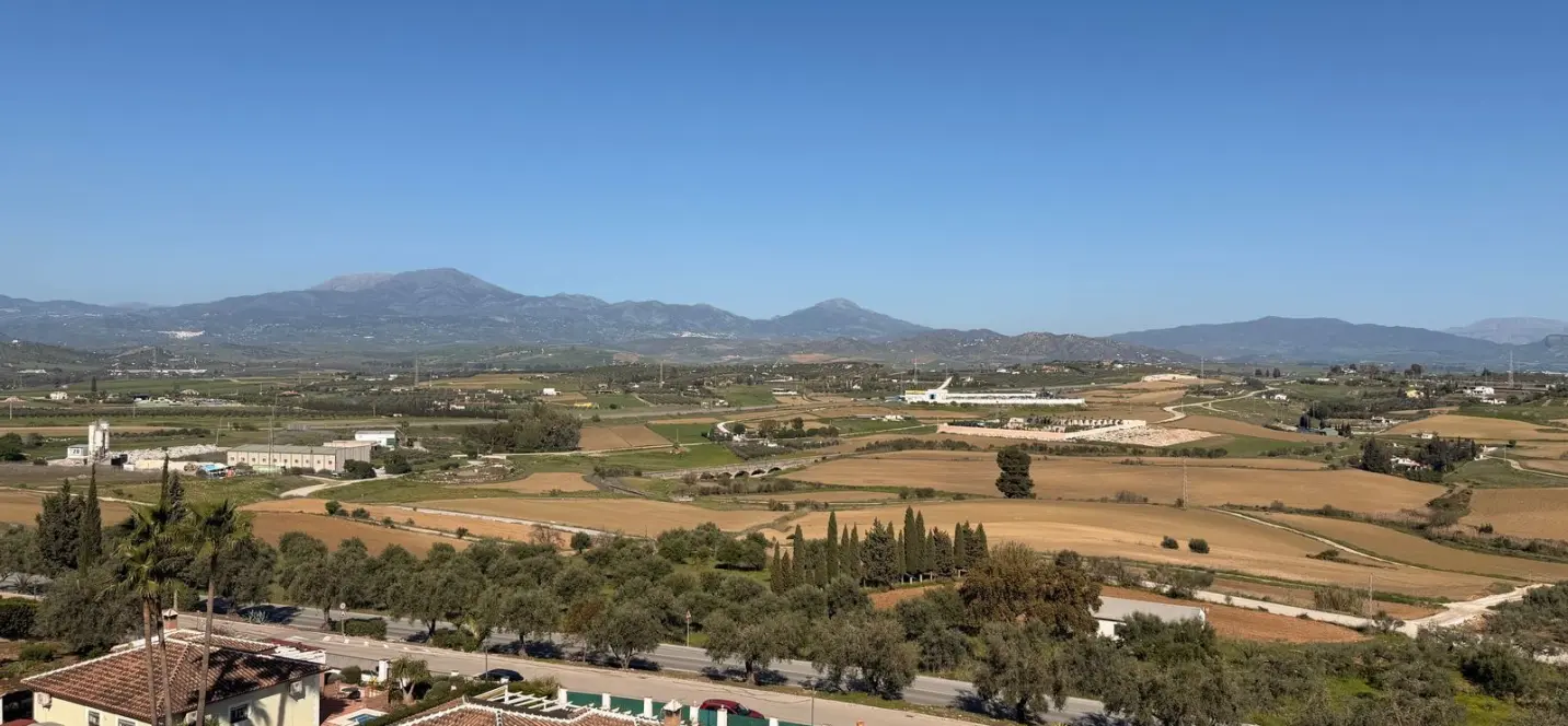 Venta de villa independiente en Coín 4