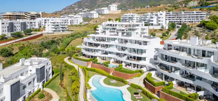 Sale of middle floor apartment in Fuengirola 4