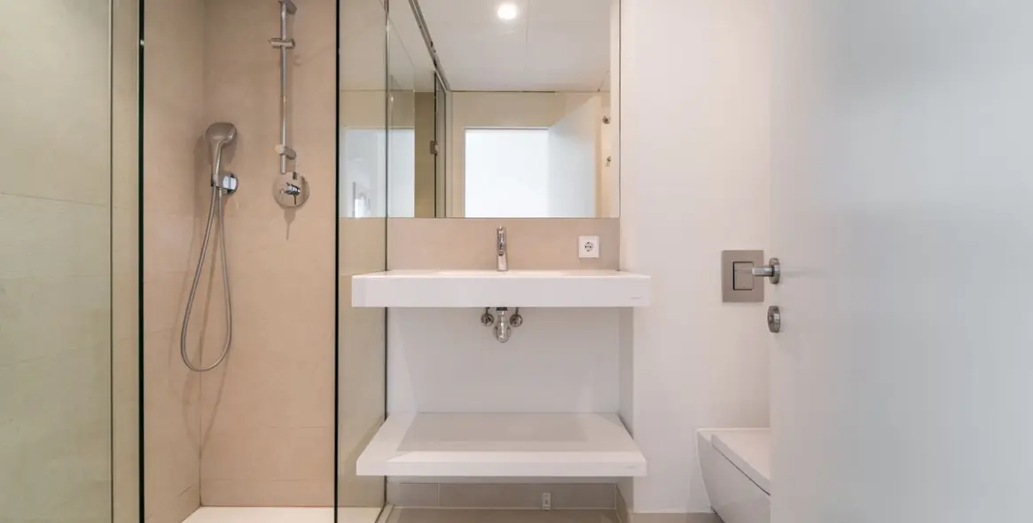 Sale of middle floor apartment in Fuengirola 6