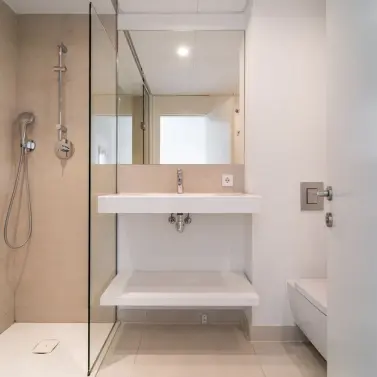 Sale of middle floor apartment in Fuengirola