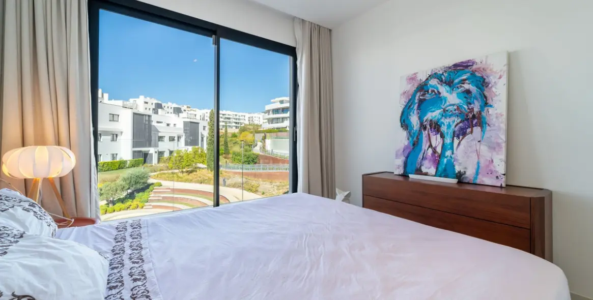 Sale of middle floor apartment in Fuengirola 9