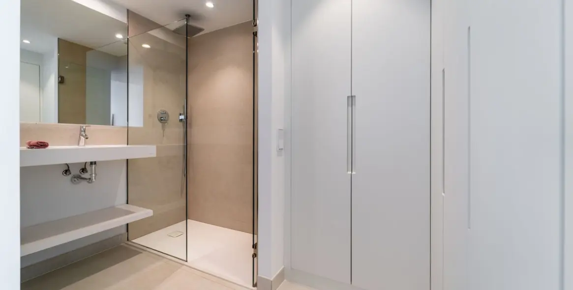 Sale of middle floor apartment in Fuengirola 10