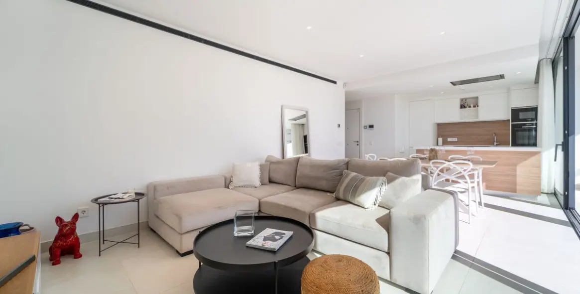 Sale of middle floor apartment in Fuengirola 20