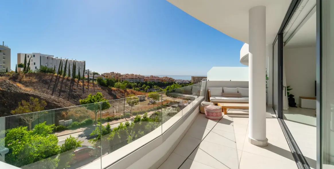 Sale of middle floor apartment in Fuengirola 22