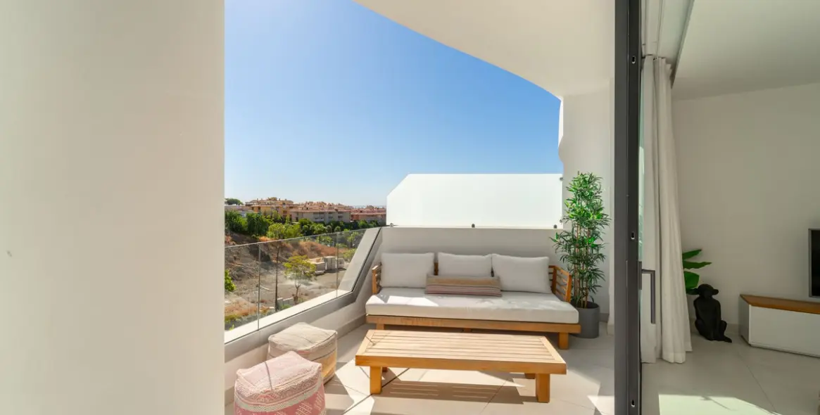 Sale of middle floor apartment in Fuengirola 23