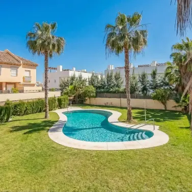 Sale of townhouse in Calahonda