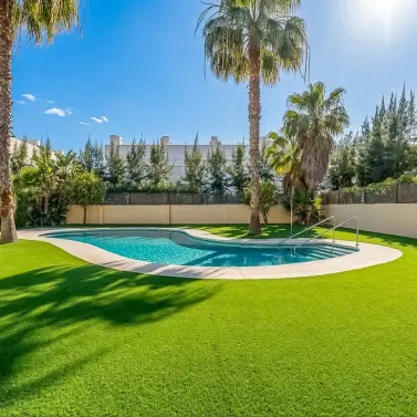 Sale of townhouse in Calahonda