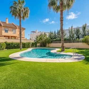 Sale of townhouse in Calahonda