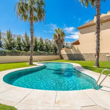 Sale of townhouse in Calahonda