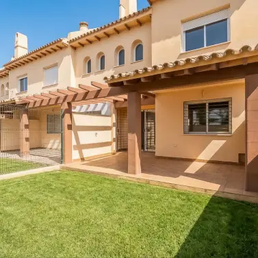Sale of townhouse in Calahonda