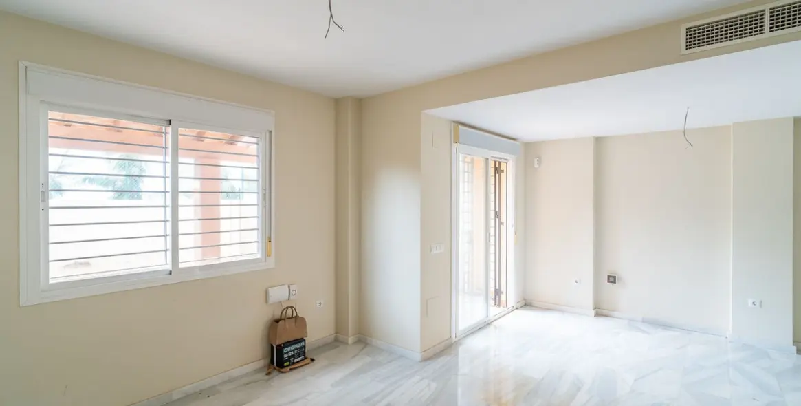 Sale of townhouse in Calahonda 14