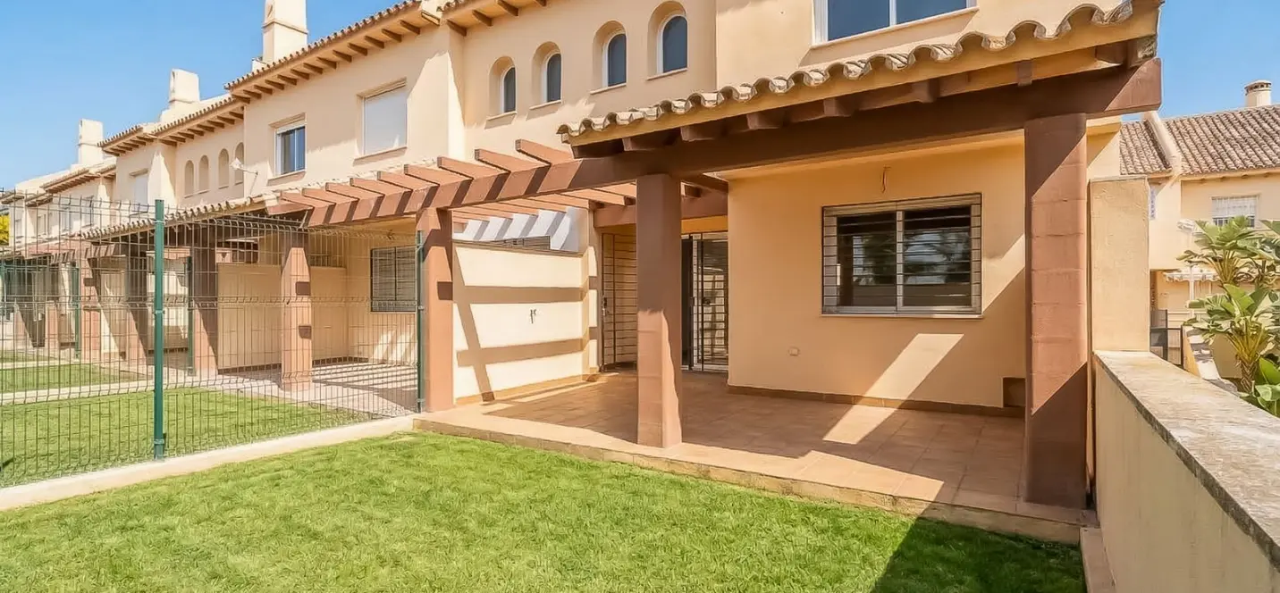 Sale of townhouse in Calahonda 0