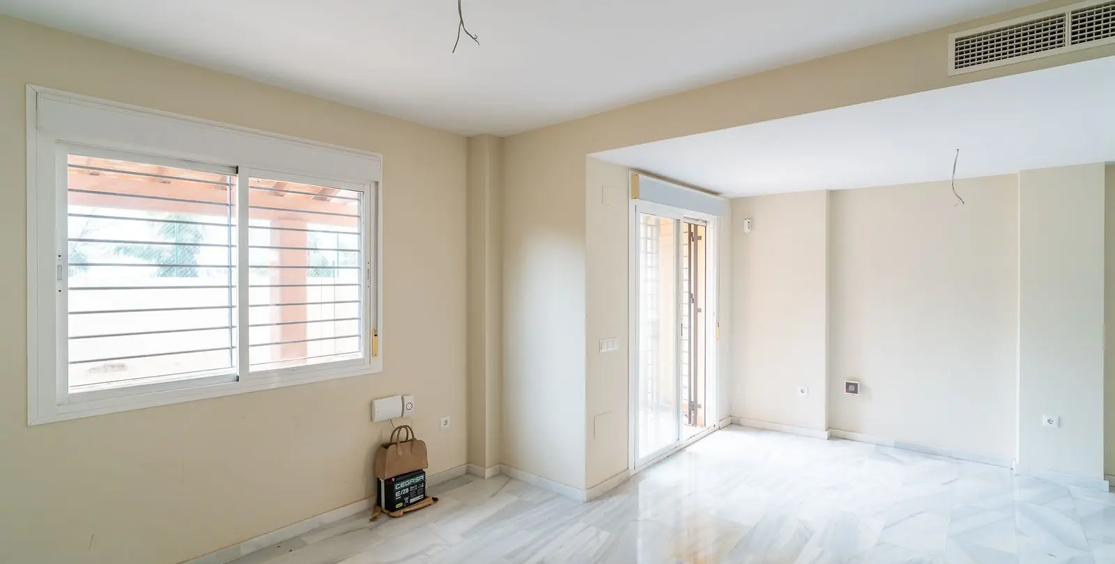 Sale of townhouse in Calahonda 14
