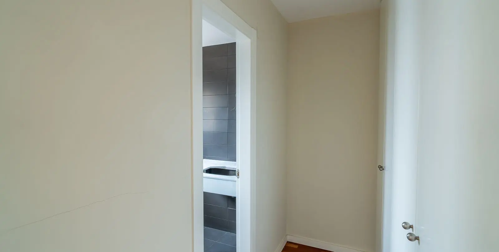 Sale of townhouse in Calahonda 25
