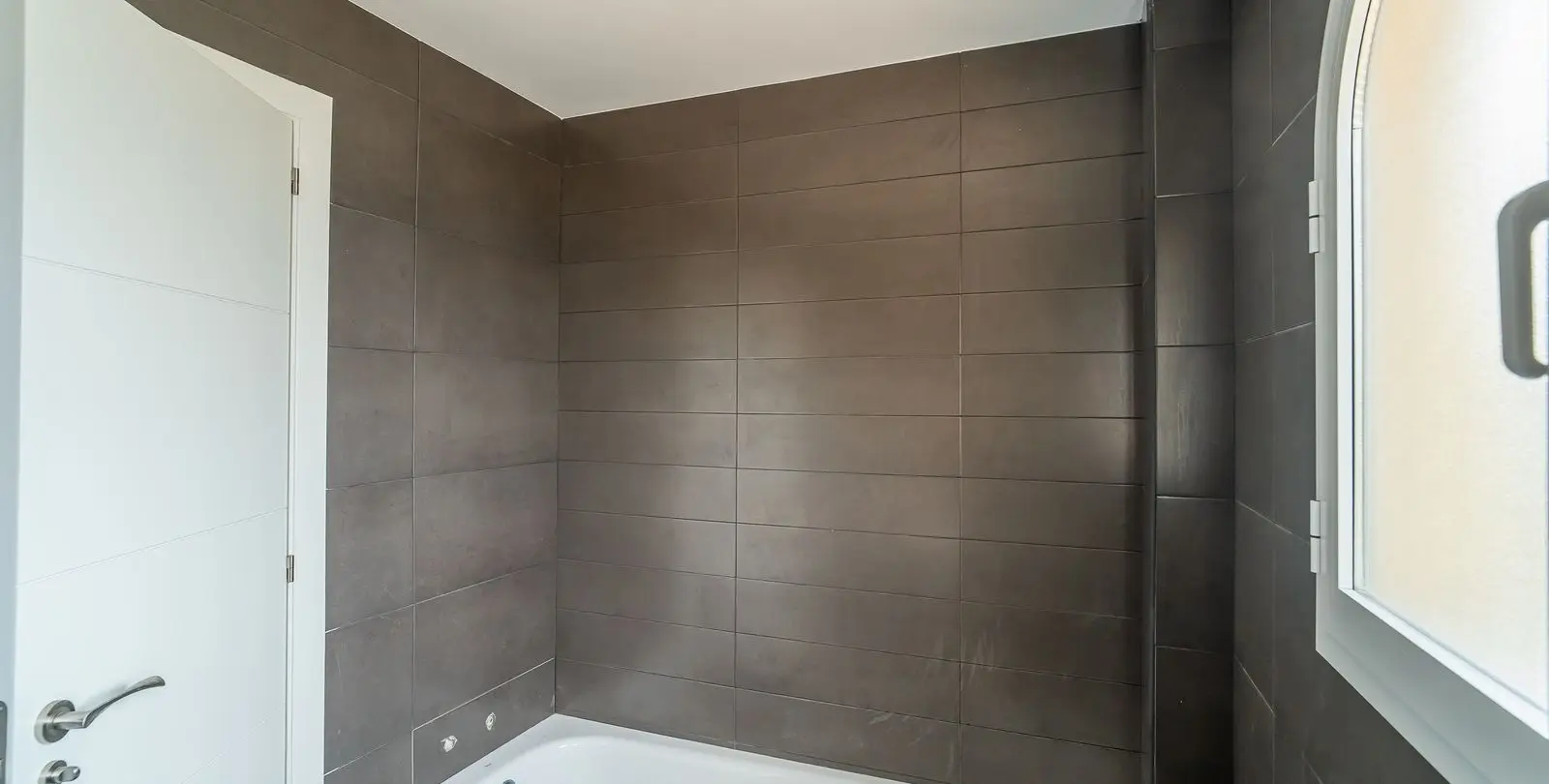 Sale of townhouse in Calahonda 27