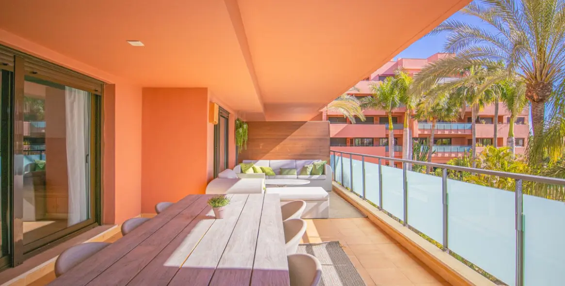 Продажа апартаментов на среднем этаже в Estepona 13