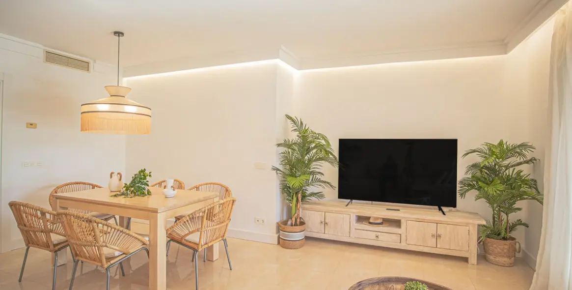 Продажа апартаментов на среднем этаже в Estepona 14