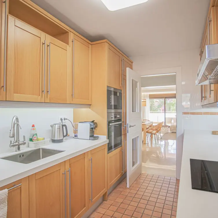 Venta de apartamento en planta media en New Golden Mile