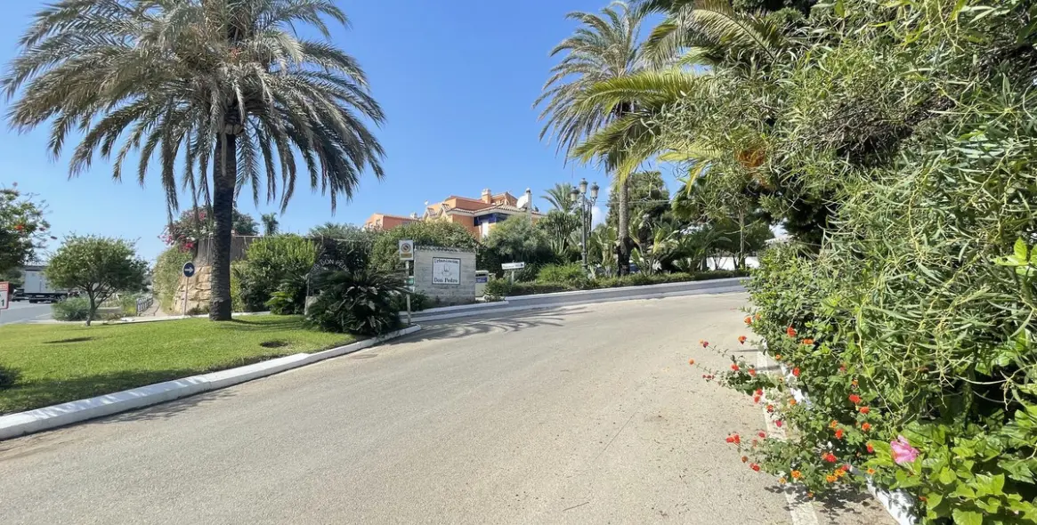Venta de parcela residencial en Estepona 13