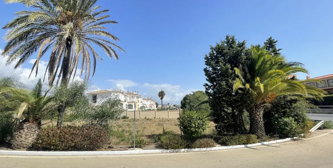 Venta de parcela residencial en Estepona 15