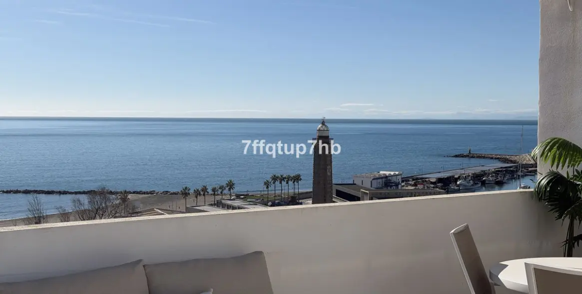 Venta de ático en Estepona 1