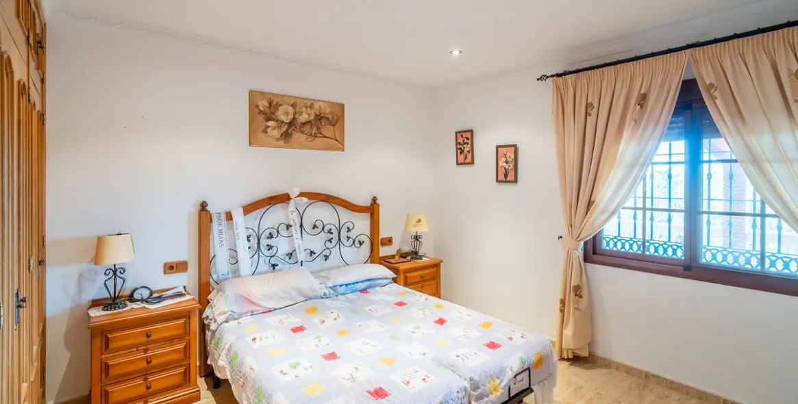 Sale of detached villa in Mijas 12