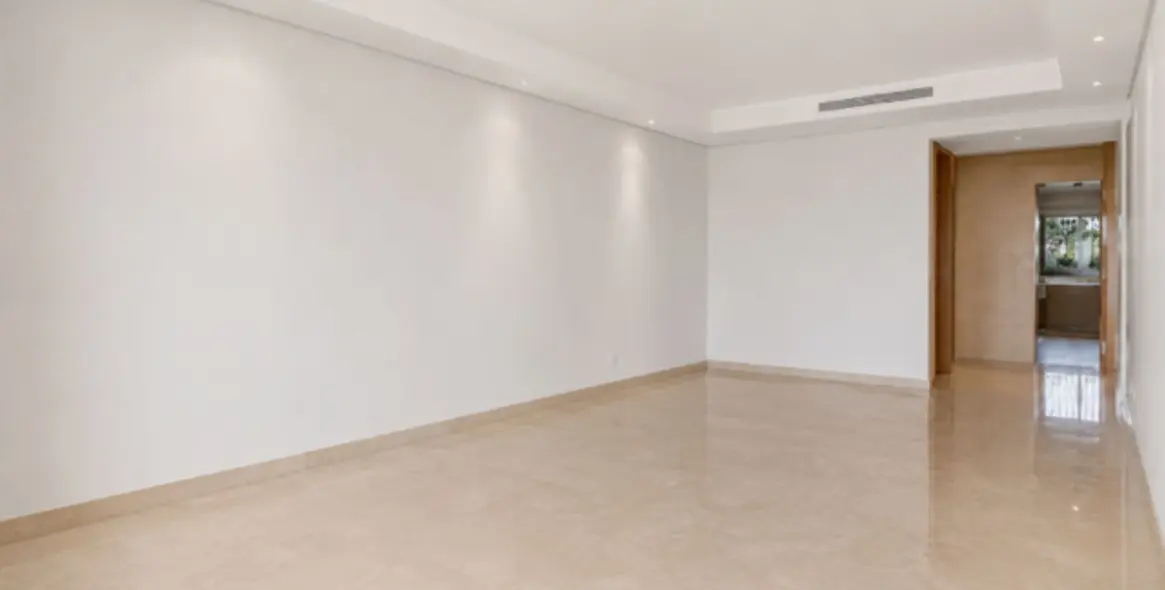 Venta de apartamento en planta baja en La Quinta 10