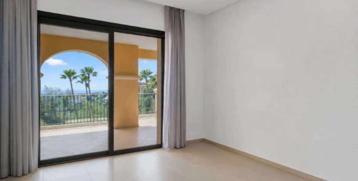 Venta de apartamento en planta baja en La Quinta 14