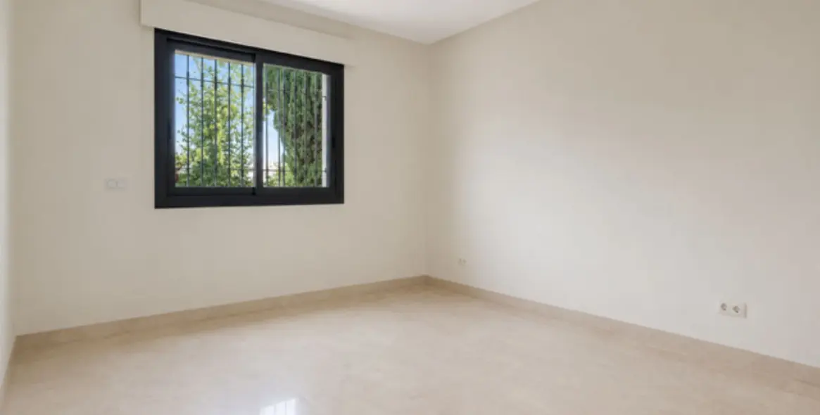 Venta de apartamento en planta baja en La Quinta 18
