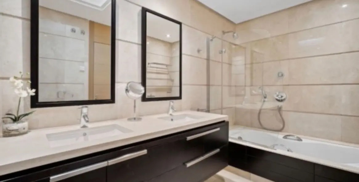 Sale of ground floor apartment in La Quinta 12